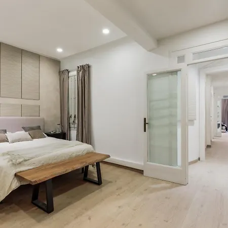 Costa - 3 Bedrooms, Balcony In Eixample Esquerra