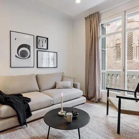 아파트 Costa - 3 Bedrooms, Balcony In Eixample Esquerra 바르셀로나