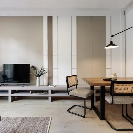 Costa - 3 Bedrooms, Balcony In Eixample Esquerra * Barcelona