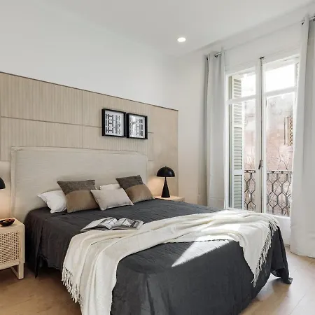 Apartment Costa - 3 Bedrooms, Balcony In Eixample Esquerra *