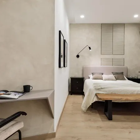 Costa - 3 Bedrooms, Balcony In Eixample Esquerra