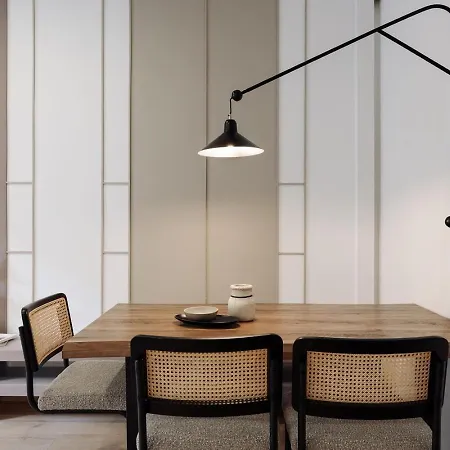 Costa - 3 Bedrooms, Balcony In Eixample Esquerra Barcelona