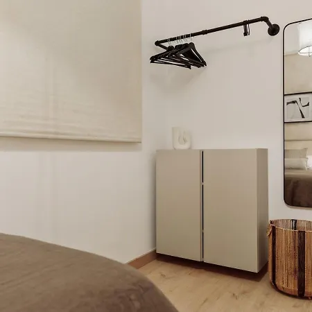 Costa - 3 Bedrooms, Balcony In Eixample Esquerra *