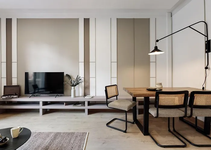 Costa - 3 Bedrooms, Balcony In Eixample Esquerra * Barcelona