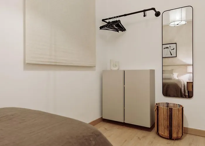 Costa - 3 Bedrooms, Balcony In Eixample Esquerra *
