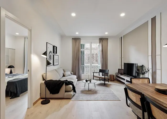 Costa - 3 Bedrooms, Balcony In Eixample Esquerra