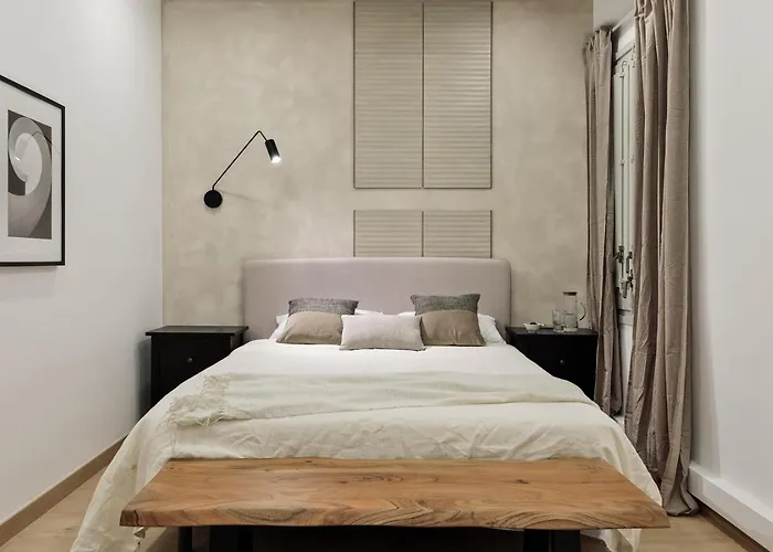 Costa - 3 Bedrooms, Balcony In Eixample Esquerra Daire Barselona